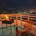 Cozy 5 Bedroom, 6 Bathroom Apartment