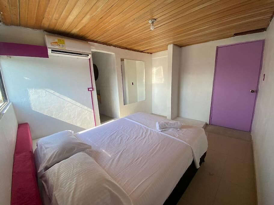 Cozy 5 Bedroom, 6 Bathroom Apartamento