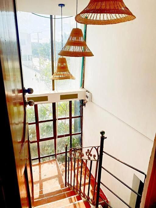 Cozy 5 Bedroom, 6 Bathroom Apartamento