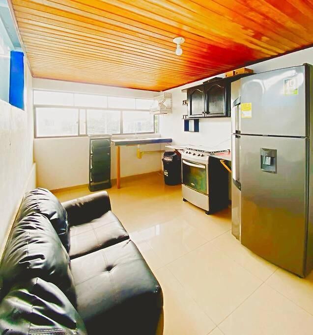 Cozy 5 Bedroom, 6 Bathroom Apartamento