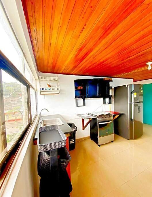 Cozy 5 Bedroom, 6 Bathroom Apartamento