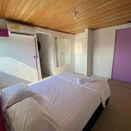 Cozy 5 Bedroom, 6 Bathroom Apartamento
