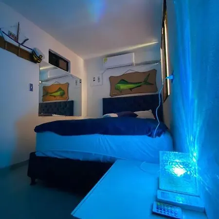 Cozy 5 Bedroom, 6 Bathroom Apartamento *