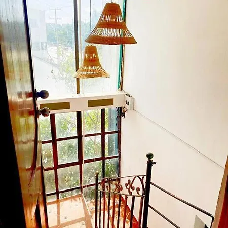 Cozy 5 Bedroom, 6 Bathroom Apartamento